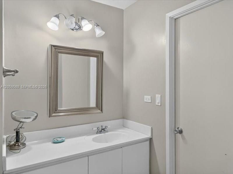 7135 Collins Ave , Unit 331, Miami Beach, FL 33141 Photo