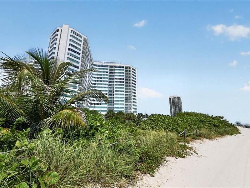 7135 Collins Ave , Unit 331, Miami Beach, FL 33141 Photo