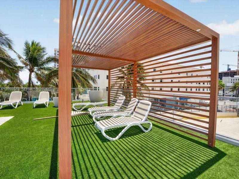 7135 Collins Ave , Unit 331, Miami Beach, FL 33141 Photo