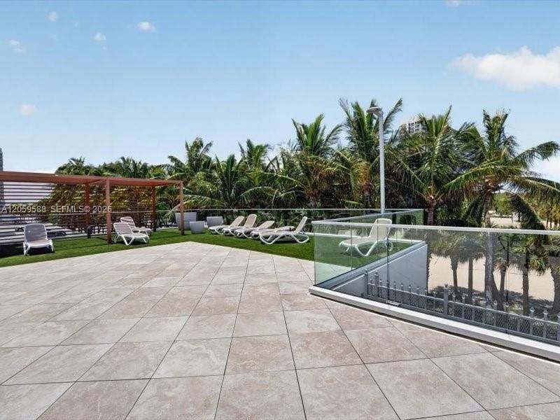 7135 Collins Ave , Unit 331, Miami Beach, FL 33141 Photo