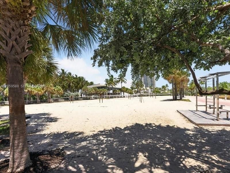 7135 Collins Ave , Unit 331, Miami Beach, FL 33141 Photo