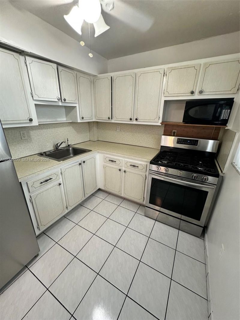 720 Collins Ave, Unit 309, Miami Beach, FL 33139 Photo