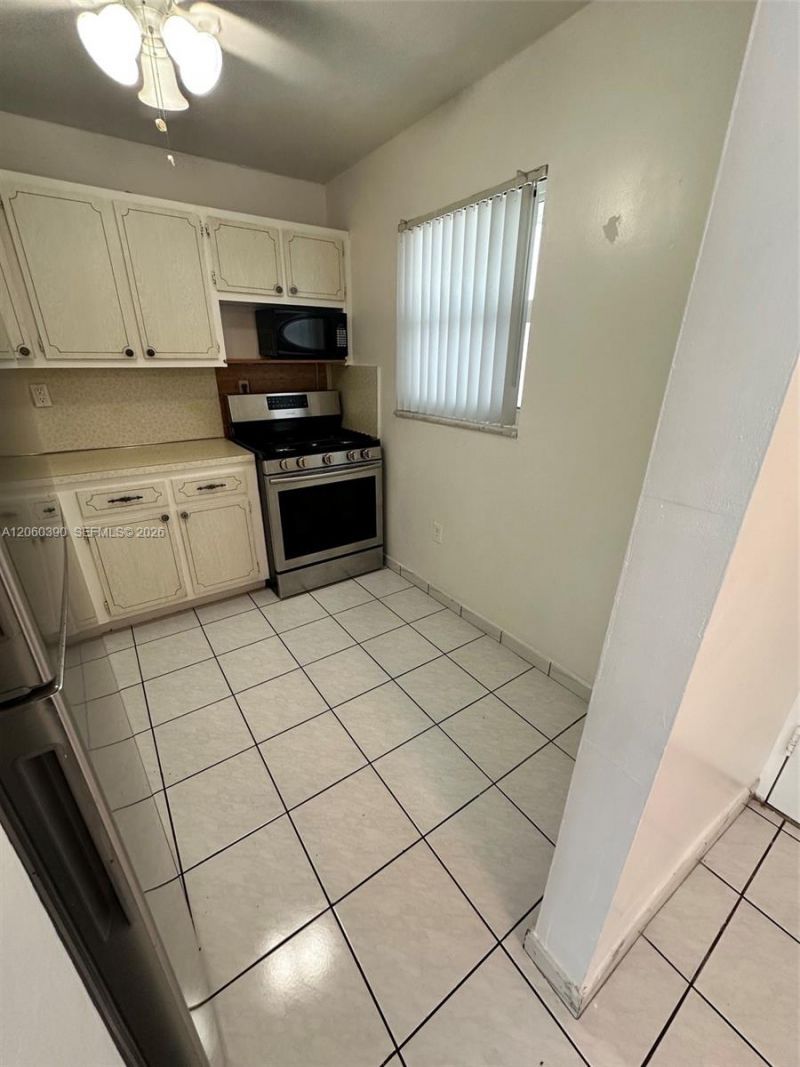 720 Collins Ave, Unit 309, Miami Beach, FL 33139 Photo