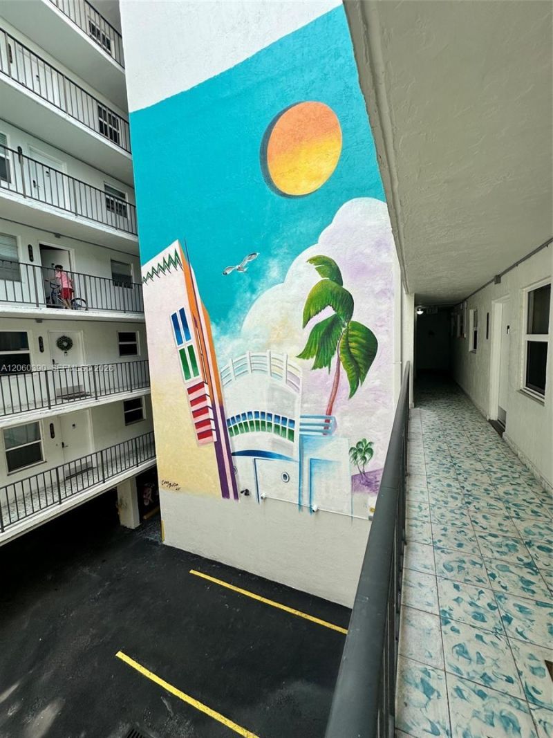 720 Collins Ave, Unit 309, Miami Beach, FL 33139 Photo