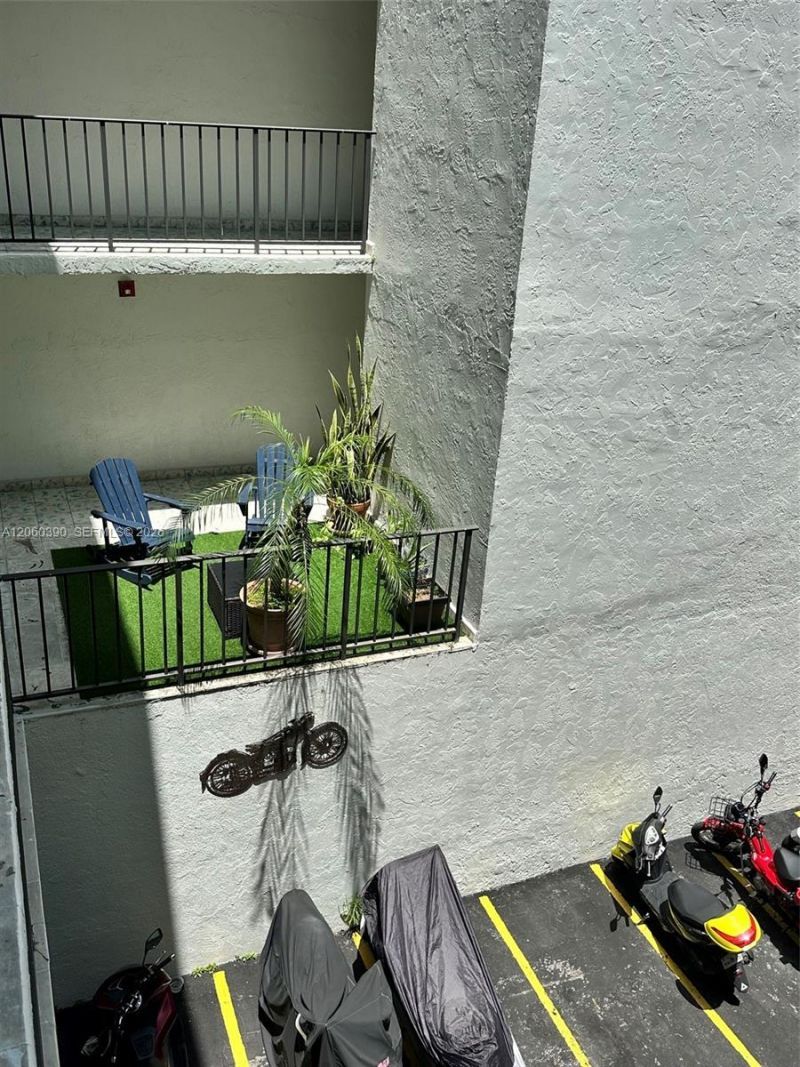 720 Collins Ave, Unit 309, Miami Beach, FL 33139 Photo