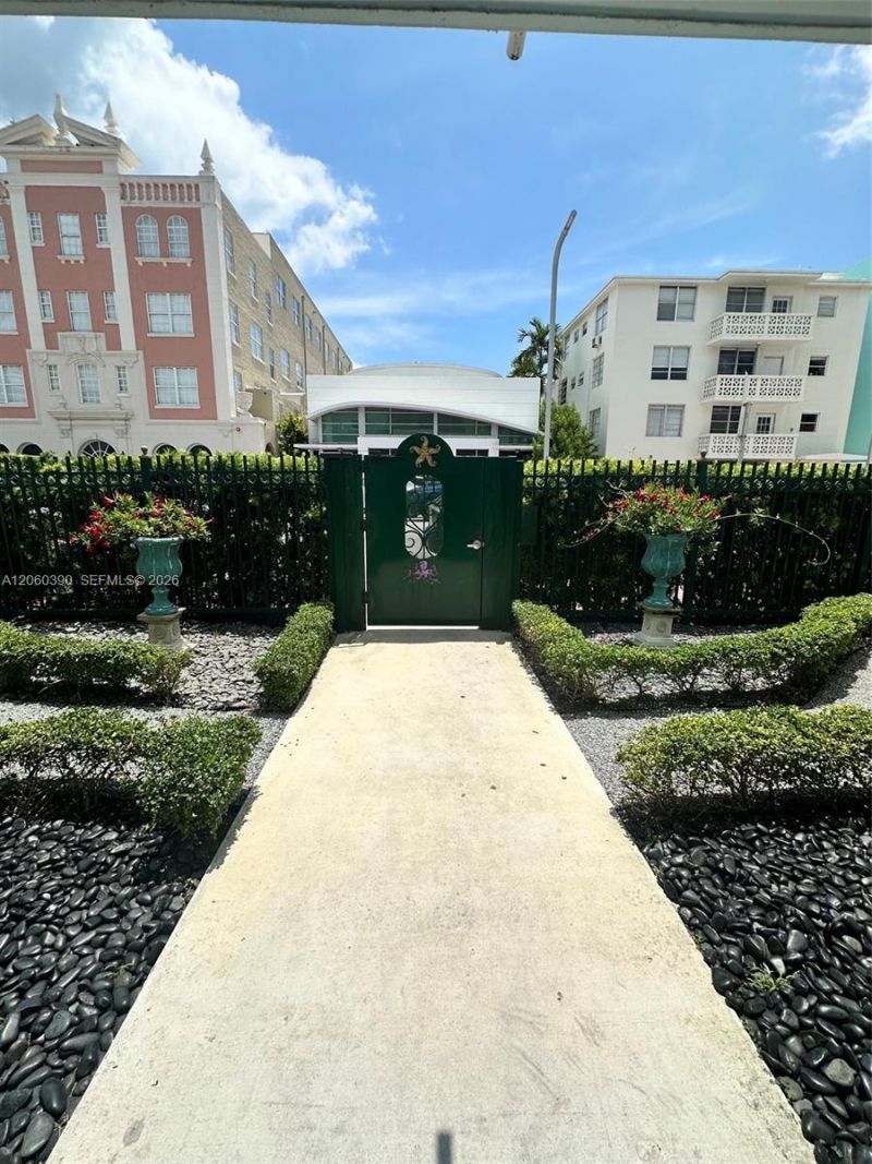 720 Collins Ave, Unit 309, Miami Beach, FL 33139 Photo