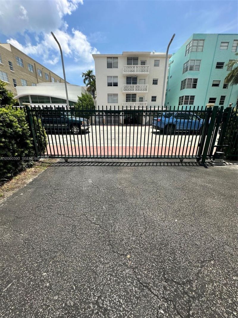 720 Collins Ave, Unit 309, Miami Beach, FL 33139 Photo