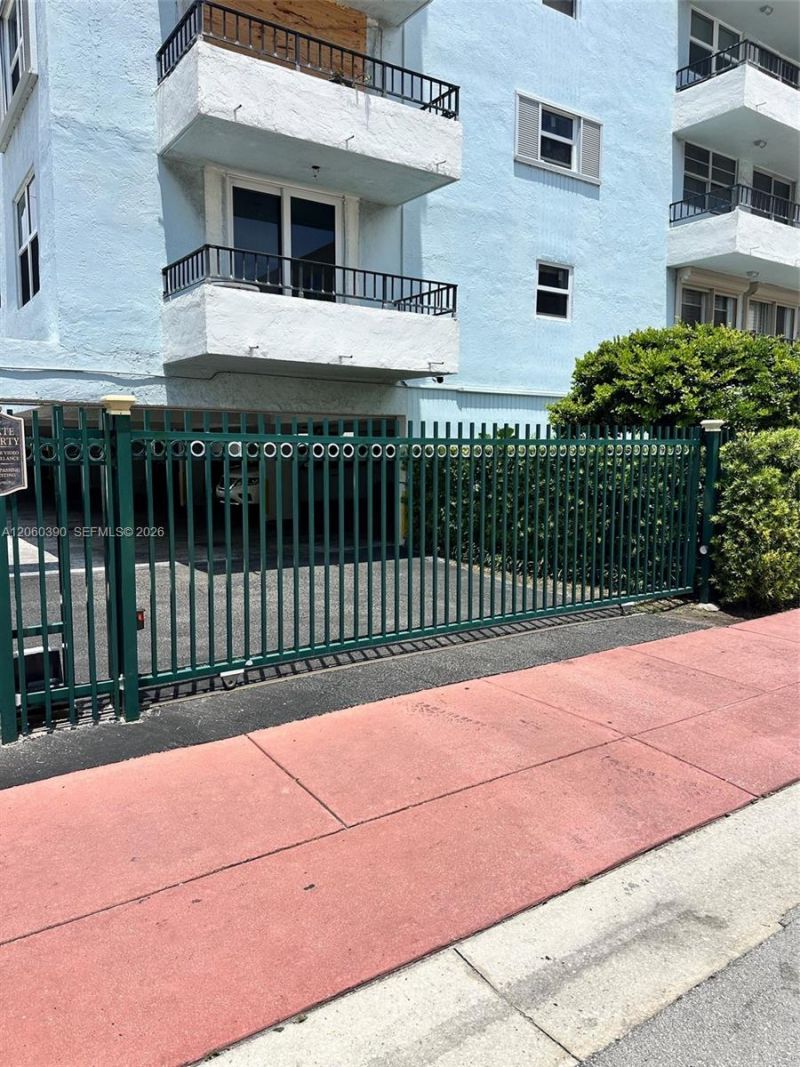 720 Collins Ave, Unit 309, Miami Beach, FL 33139 Photo