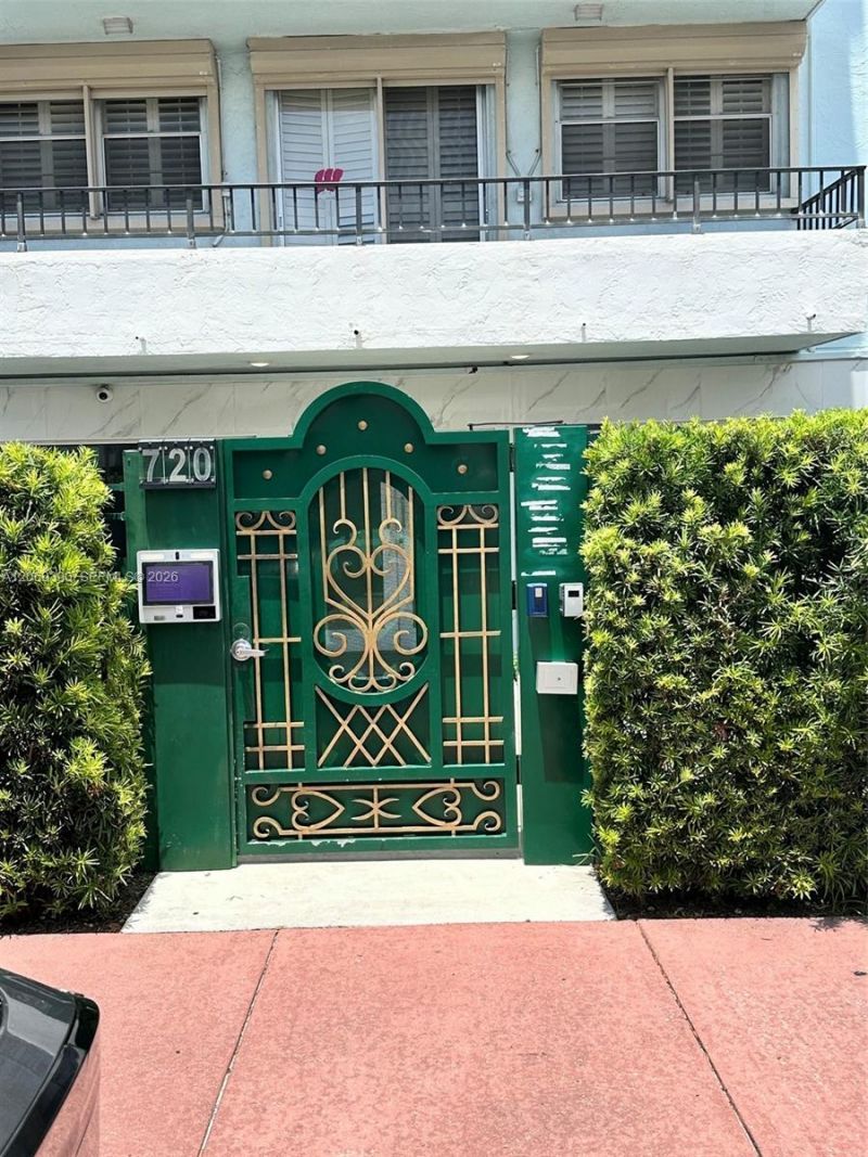 720 Collins Ave, Unit 309, Miami Beach, FL 33139 Photo