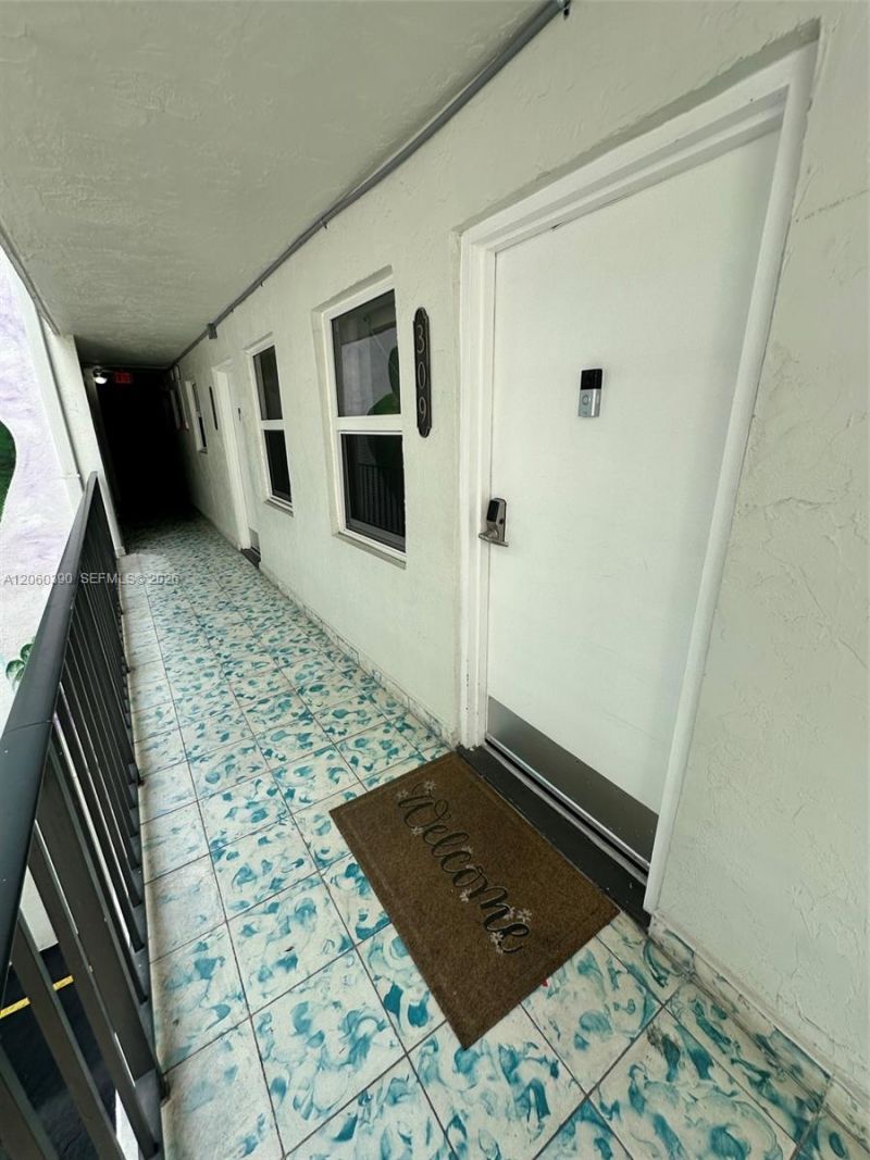 720 Collins Ave, Unit 309, Miami Beach, FL 33139 Photo