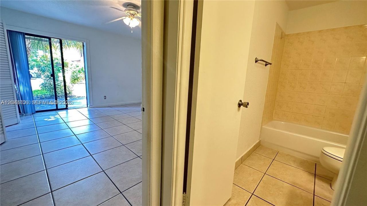 4091 Sierra Te , Unit 4091, Sunrise, FL 33351 Photo