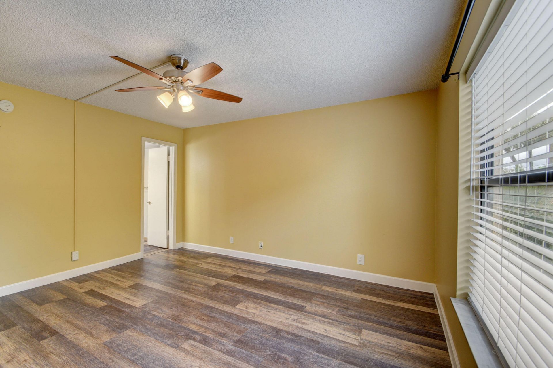 890 N Federal Highway, Unit 103, Lantana, FL 33462 Photo