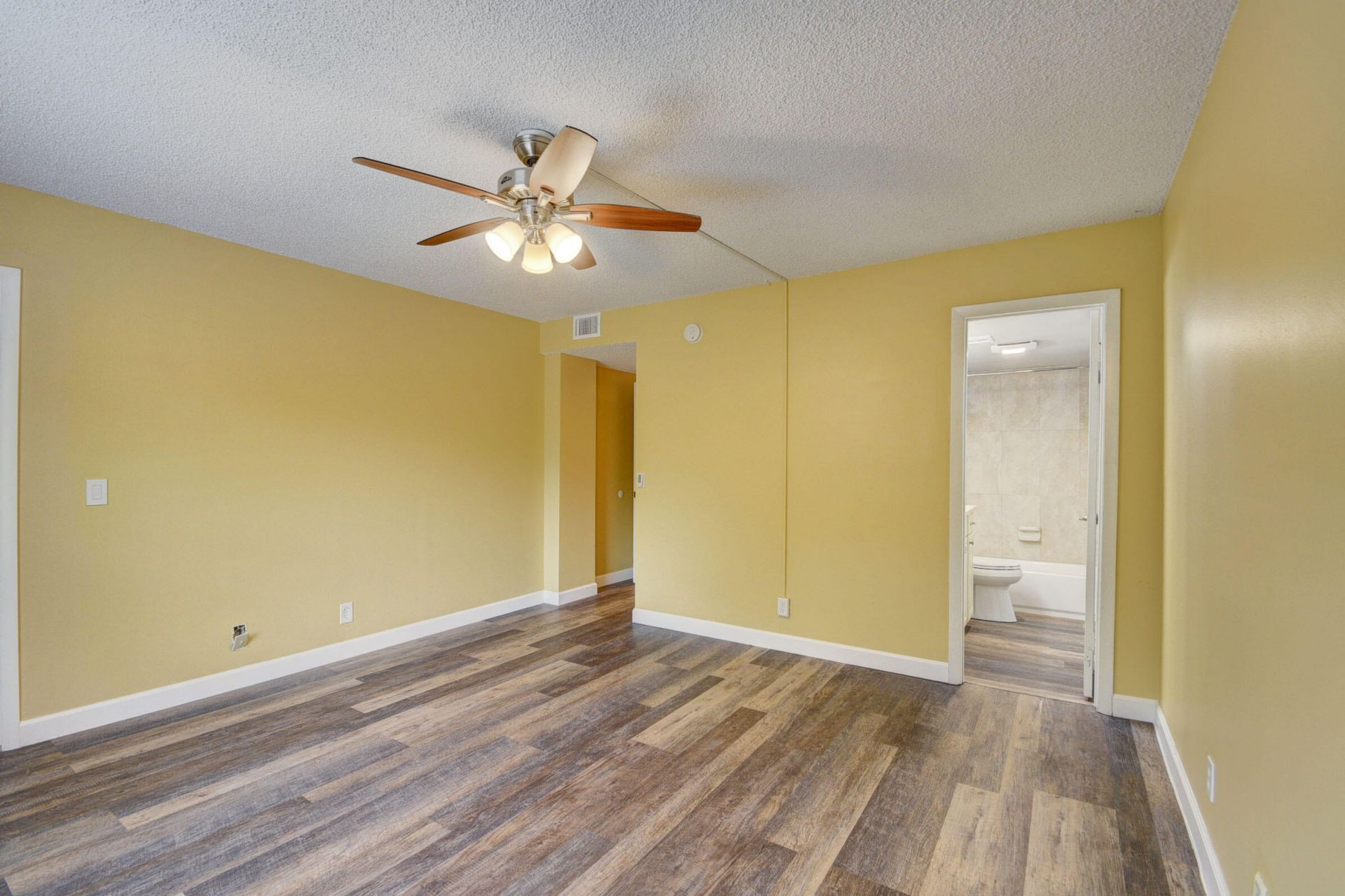 890 N Federal Highway, Unit 103, Lantana, FL 33462 Photo