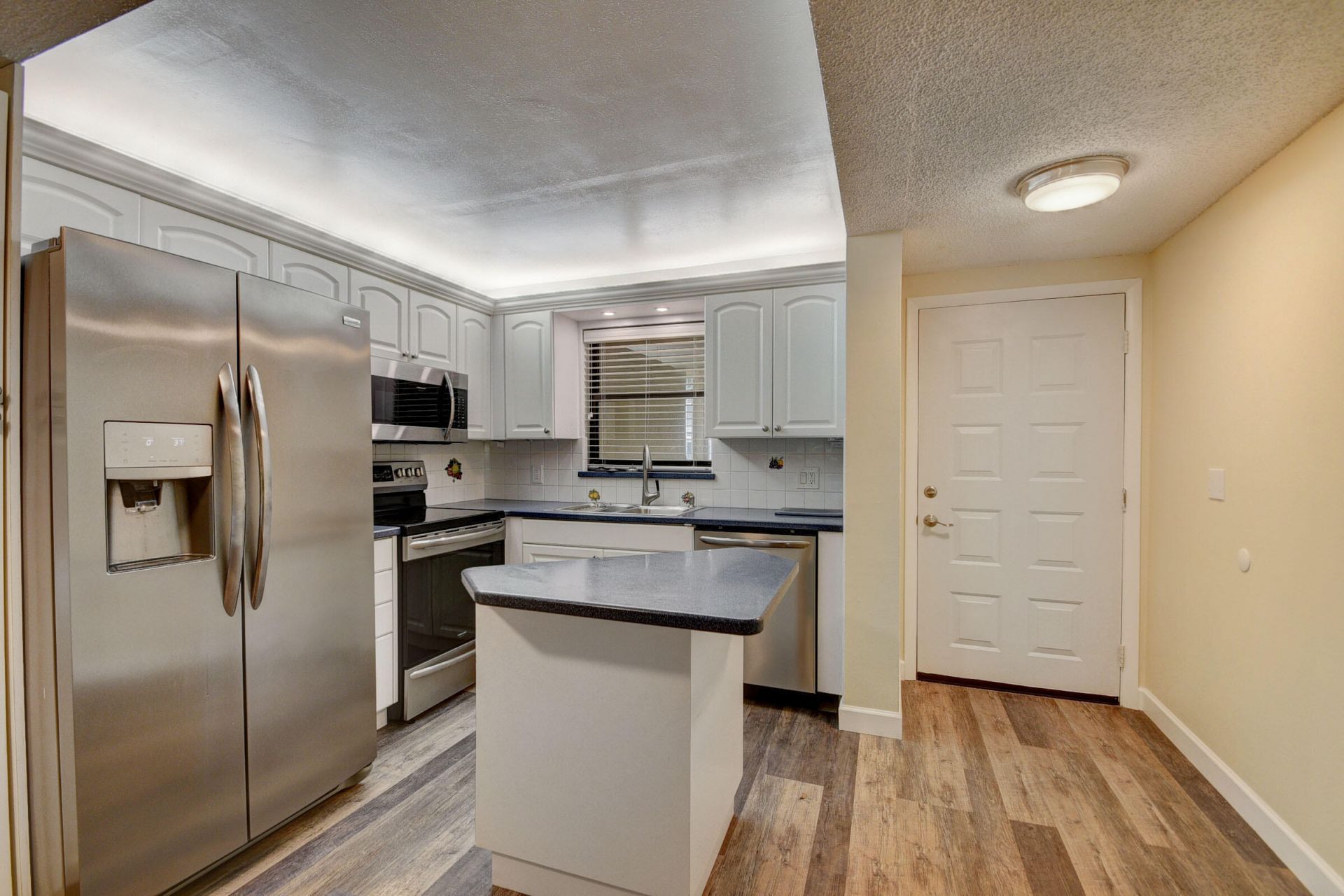 890 N Federal Highway, Unit 103, Lantana, FL 33462 Photo