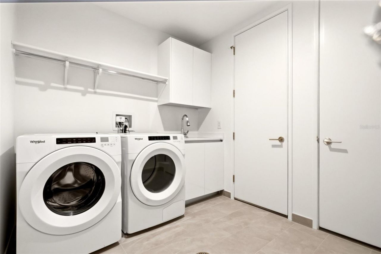 400 Central Avenue, Unit 407, Saint Petersburg, FL 33701 Photo