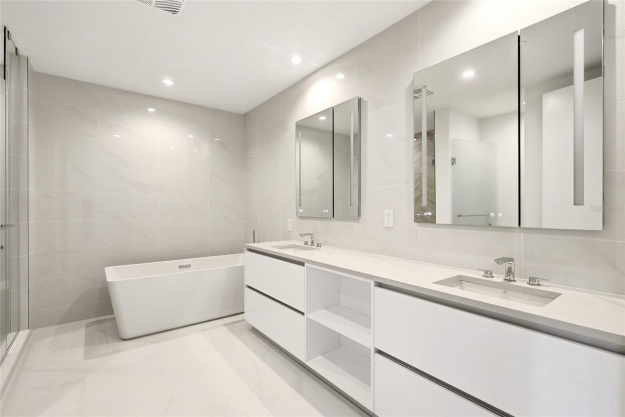 400 Central Avenue, Unit 407, Saint Petersburg, FL 33701 Photo