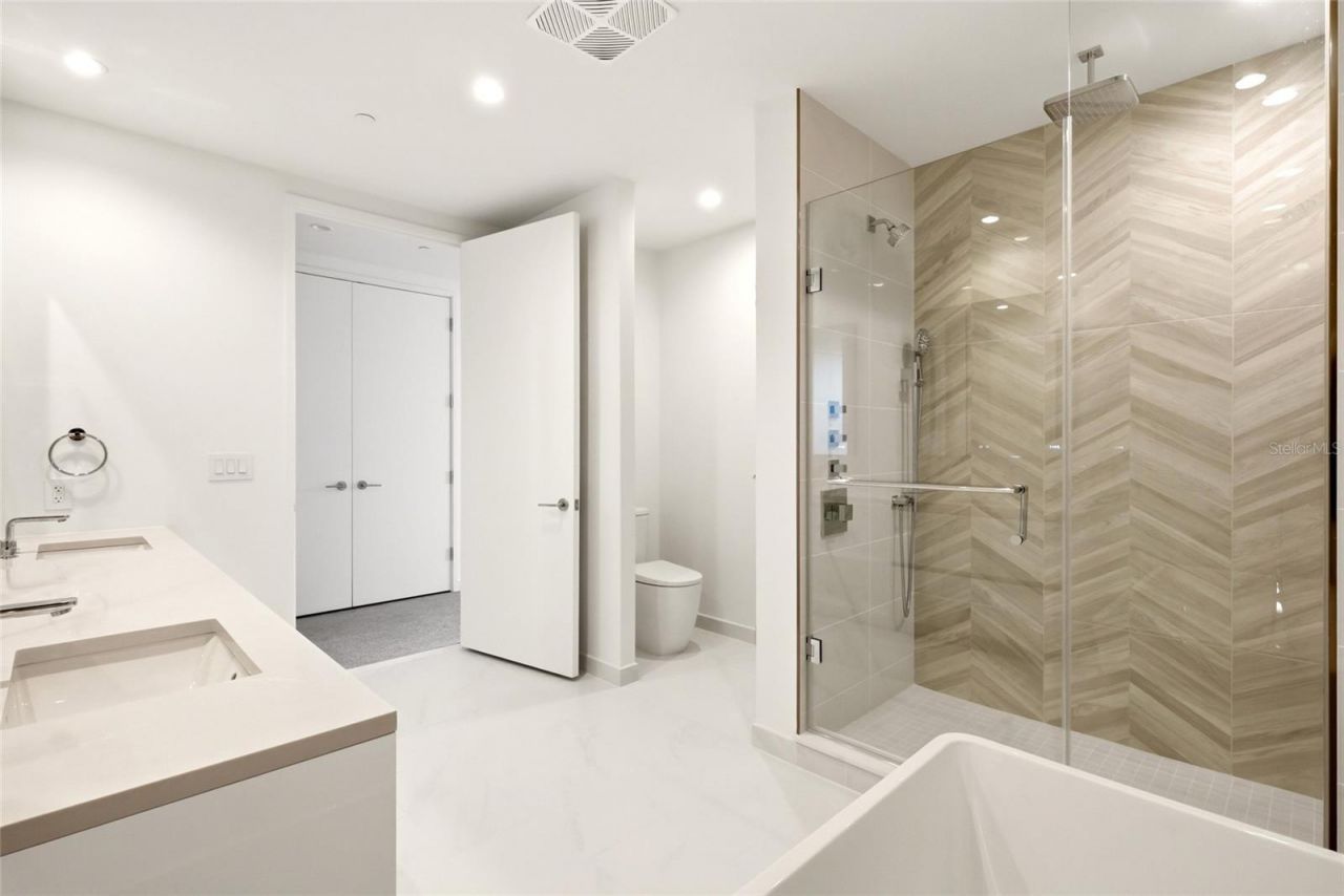 400 Central Avenue, Unit 407, Saint Petersburg, FL 33701 Photo