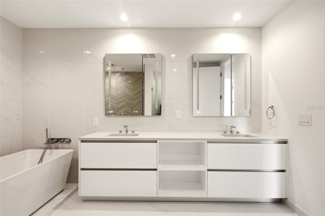 400 Central Avenue, Unit 407, Saint Petersburg, FL 33701 Photo