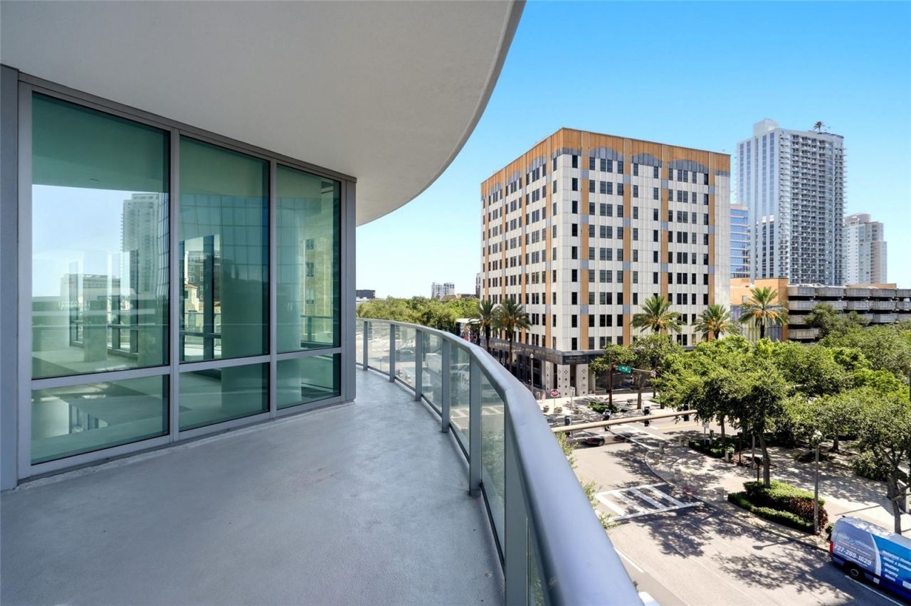 400 Central Avenue, Unit 407, Saint Petersburg, FL 33701 Photo