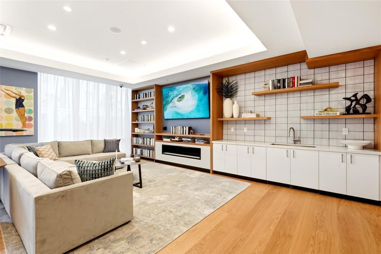 400 Central Avenue, Unit 407, Saint Petersburg, FL 33701 Photo