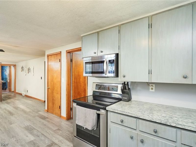 230 Valley View Drive , Wadsworth, OH 44281 Photo 6