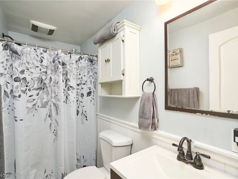 230 Valley View Drive , Wadsworth, OH 44281 Photo 9