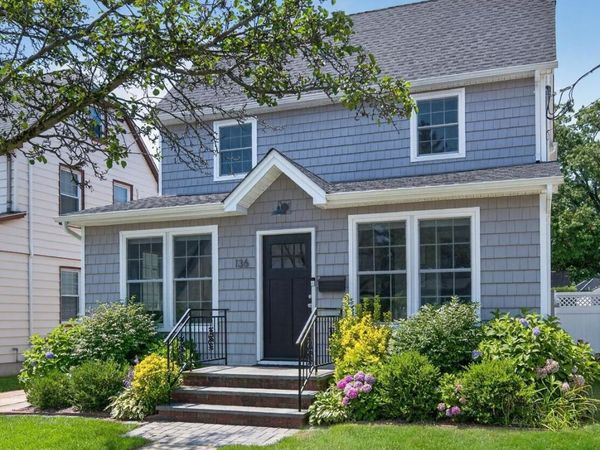 136 Broad Street , Williston Park, NY 11596