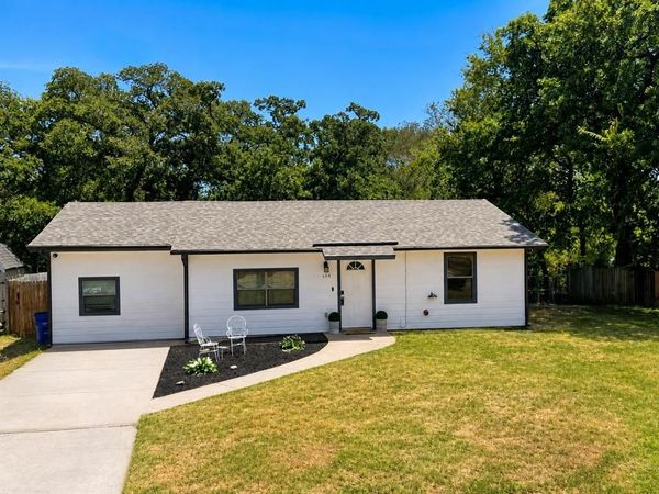 104 Lynn Drive, Azle, TX 76020