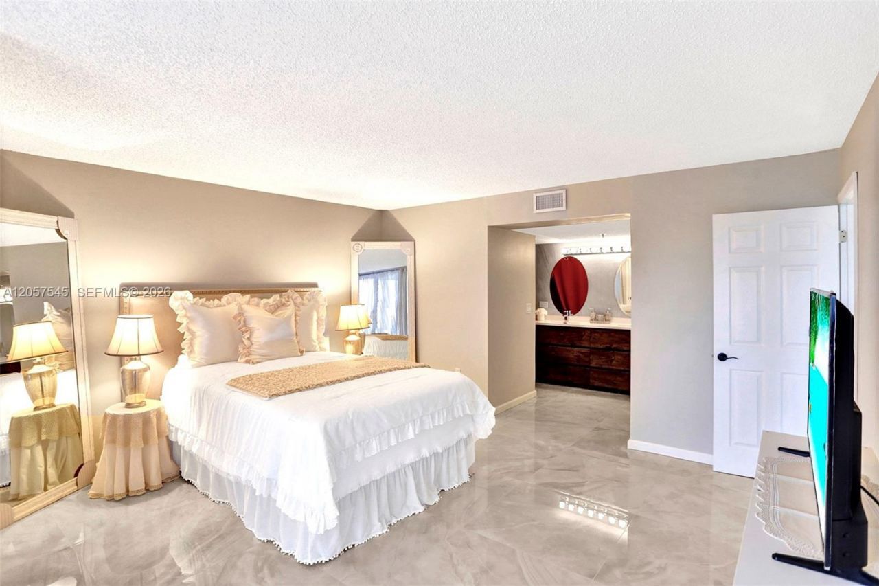 3940 Inverrary Blvd , Unit 703-A, Lauderhill, FL 33319 Photo