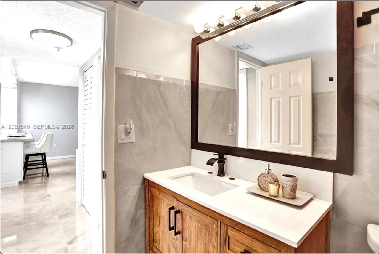 3940 Inverrary Blvd , Unit 703-A, Lauderhill, FL 33319 Photo