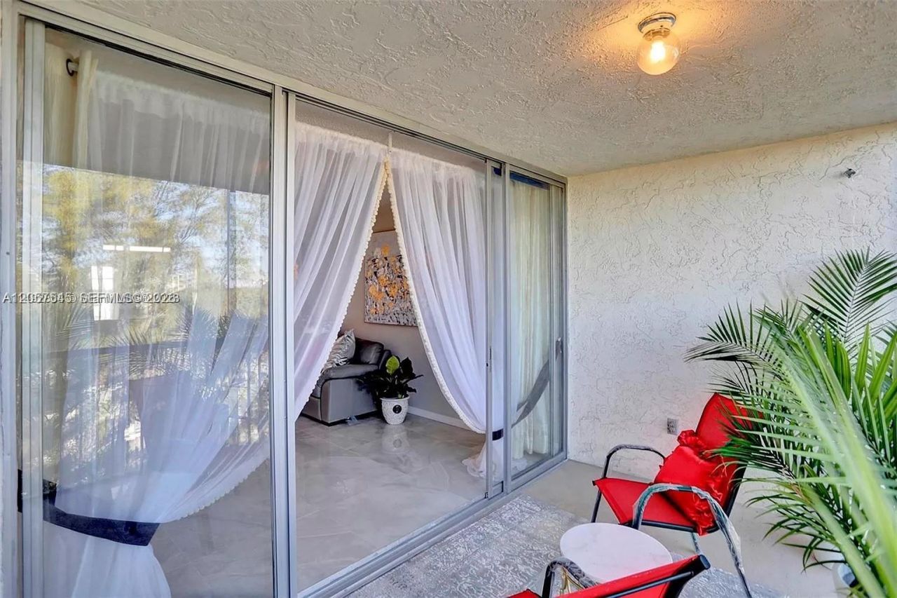 3940 Inverrary Blvd , Unit 703-A, Lauderhill, FL 33319 Photo