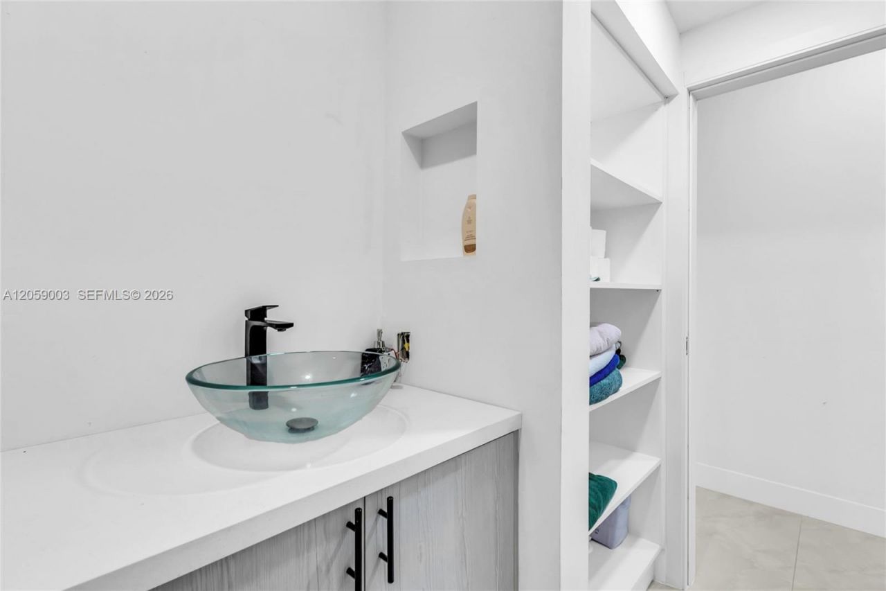 8651 SW 12th St , Pembroke Pines, FL 33025 Photo