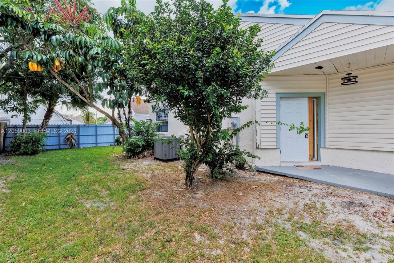 8651 SW 12th St , Pembroke Pines, FL 33025 Photo