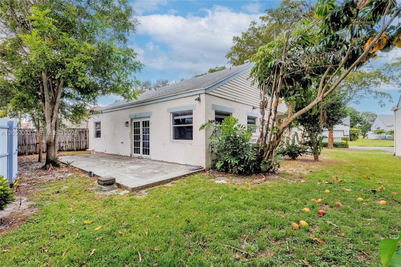 8651 SW 12th St , Pembroke Pines, FL 33025 Photo