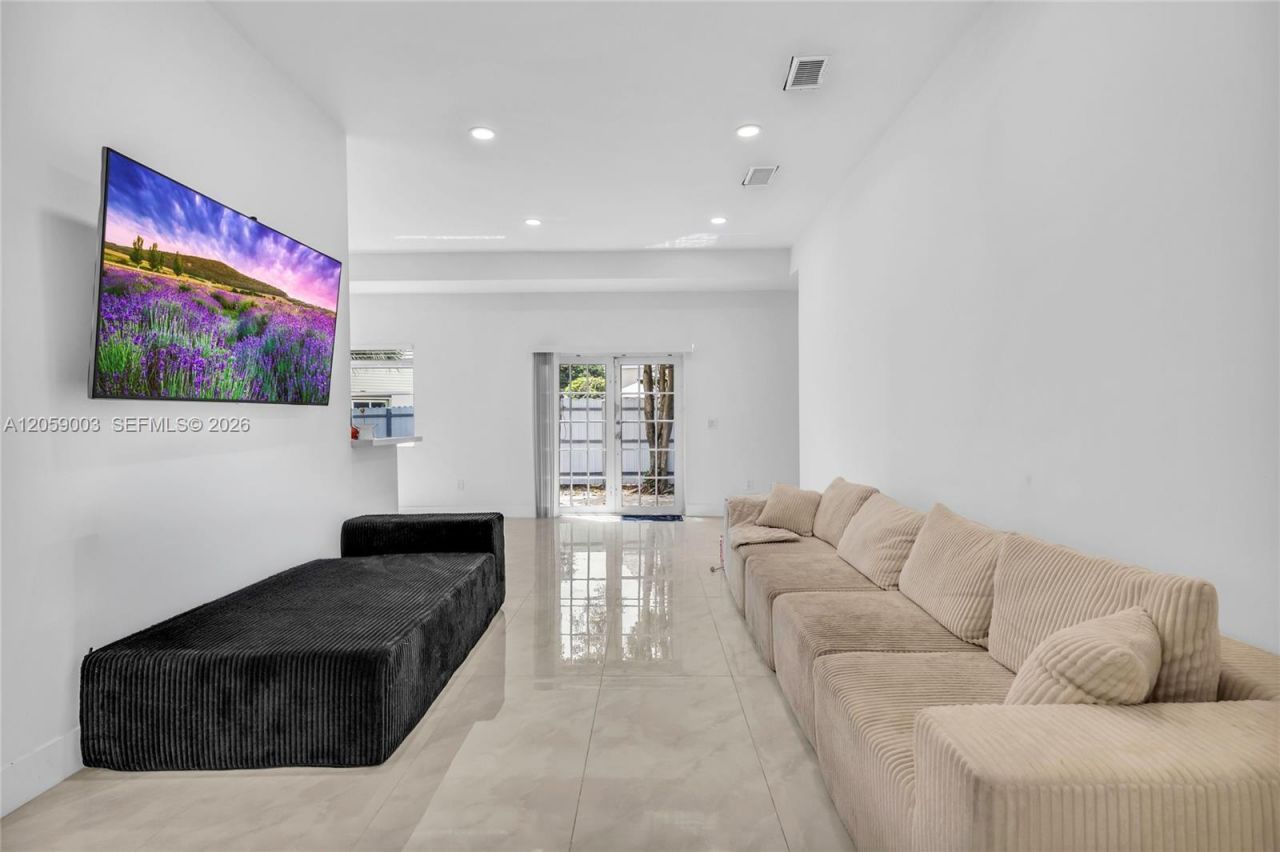 8651 SW 12th St , Pembroke Pines, FL 33025 Photo