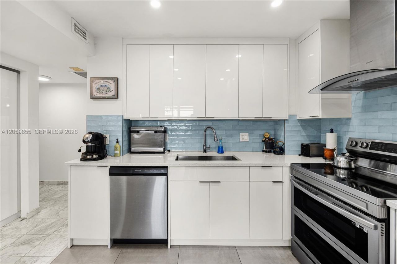 1950 S Ocean Dr, Unit 5F, Hallandale Beach, FL 33009 Photo