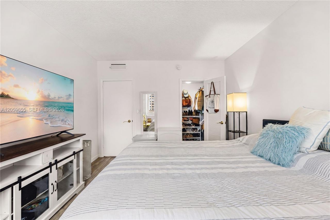 1950 S Ocean Dr, Unit 5F, Hallandale Beach, FL 33009 Photo