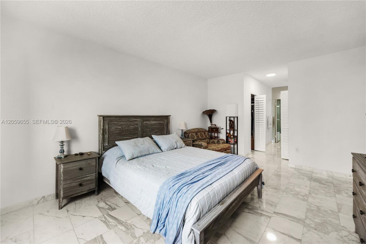 1950 S Ocean Dr, Unit 5F, Hallandale Beach, FL 33009 Photo