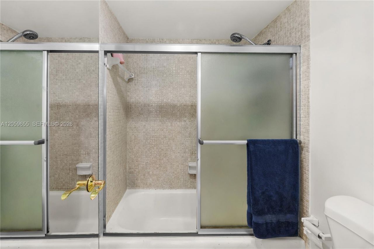 1950 S Ocean Dr, Unit 5F, Hallandale Beach, FL 33009 Photo