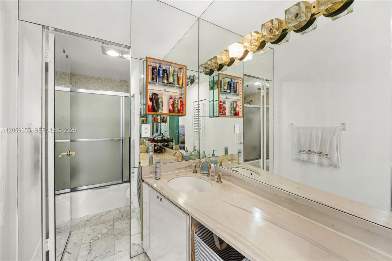 1950 S Ocean Dr, Unit 5F, Hallandale Beach, FL 33009 Photo