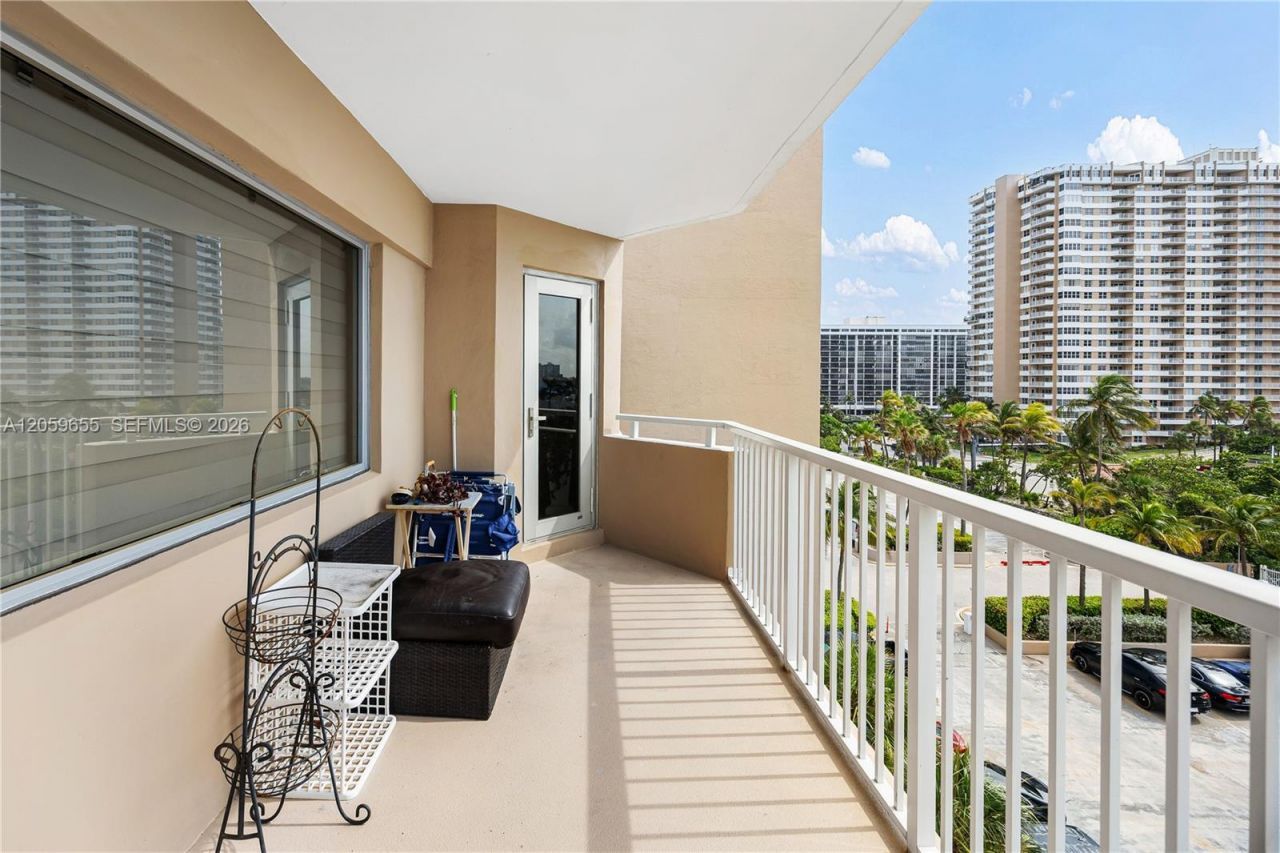 1950 S Ocean Dr, Unit 5F, Hallandale Beach, FL 33009 Photo