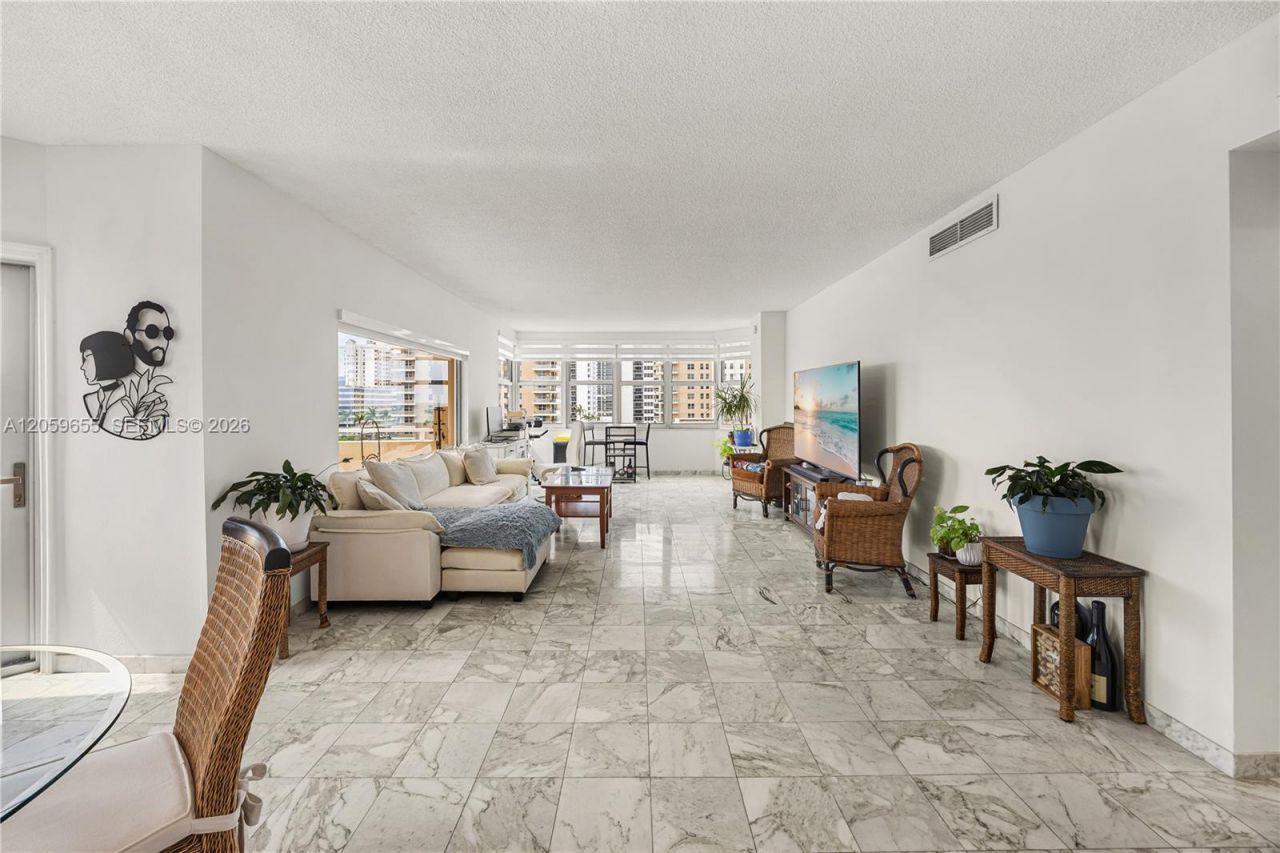1950 S Ocean Dr, Unit 5F, Hallandale Beach, FL 33009 Photo