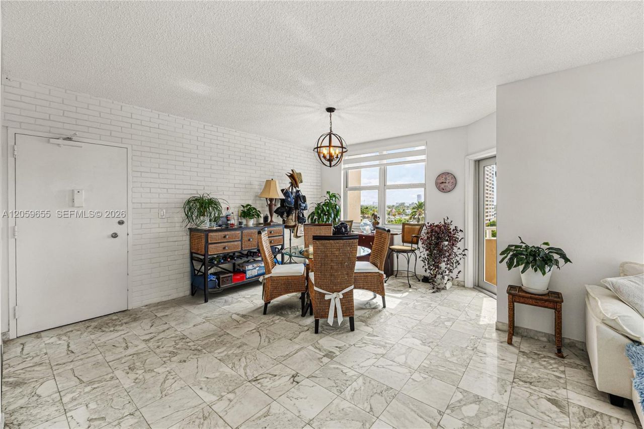 1950 S Ocean Dr, Unit 5F, Hallandale Beach, FL 33009 Photo