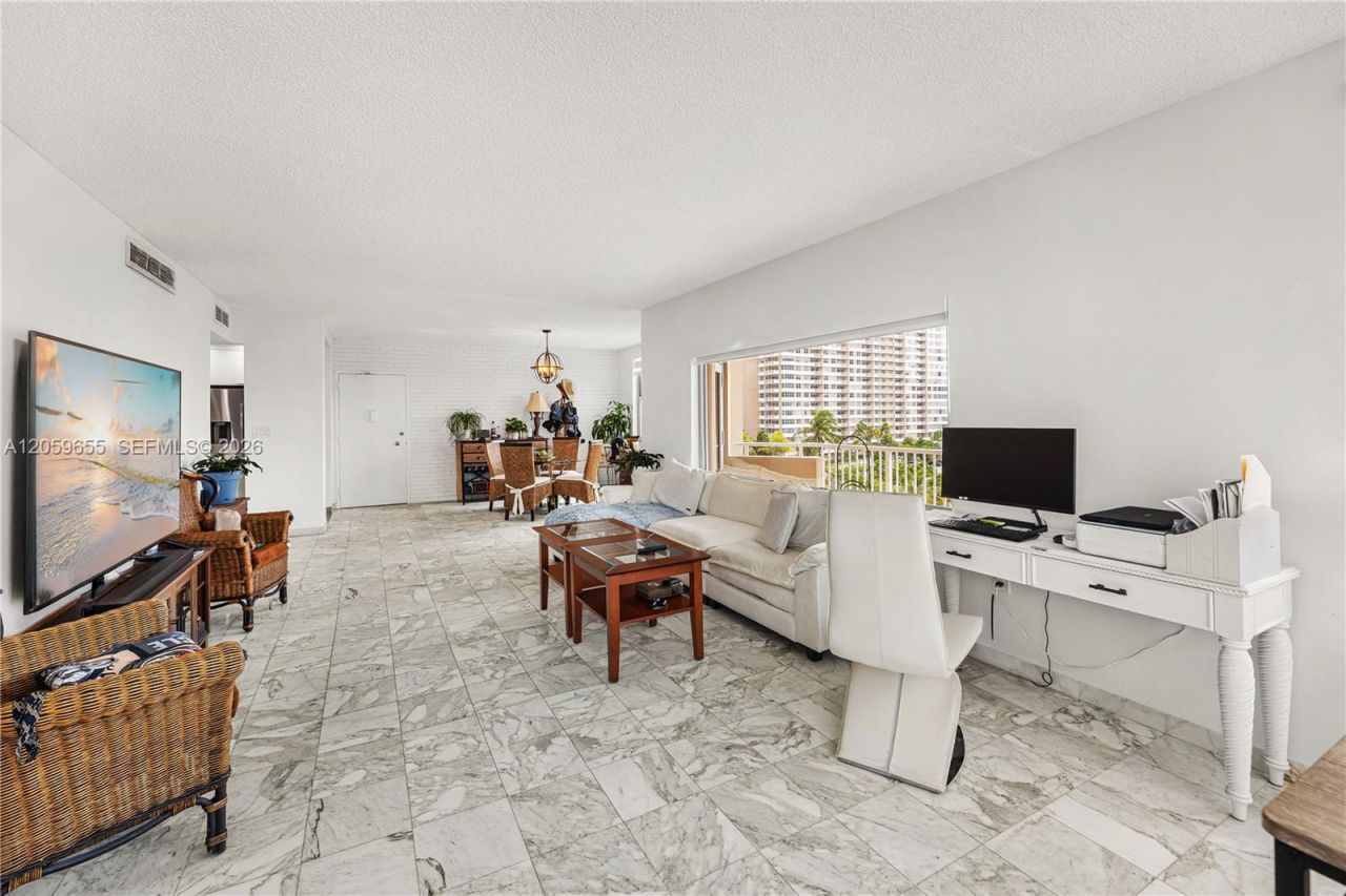 1950 S Ocean Dr, Unit 5F, Hallandale Beach, FL 33009 Photo