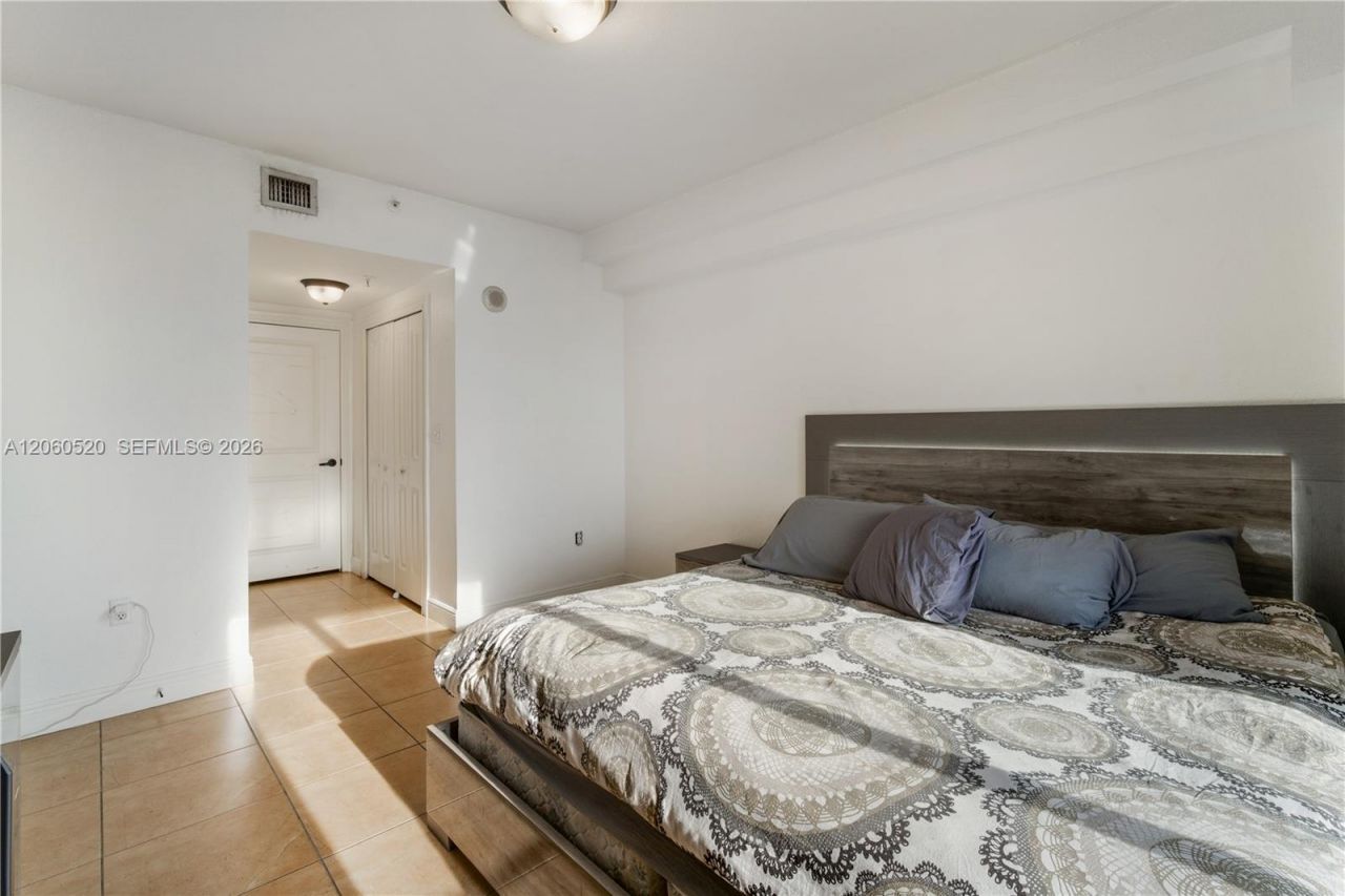 2301 SW 27th Ave, Unit 1204, Miami, FL 33145 Photo