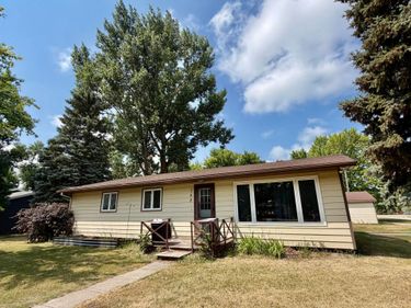 702 Champagne Avenue SW, Red Lake Falls, MN 56750