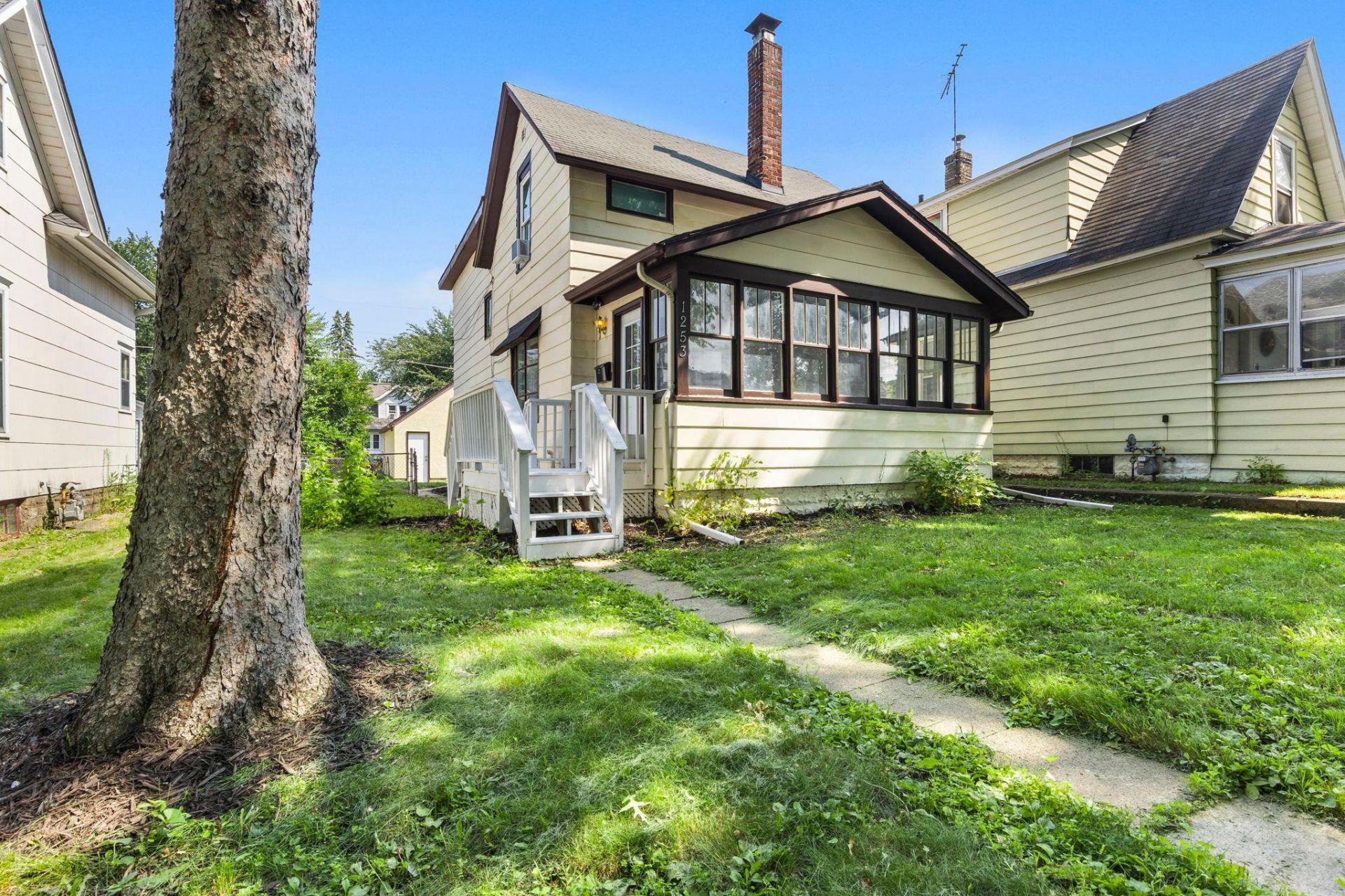 1253 Reaney Avenue  Saint Paul, MN 55106
