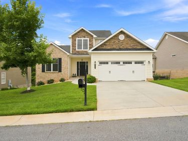 1175 Helmsdale Drive, Forest, VA 24551
