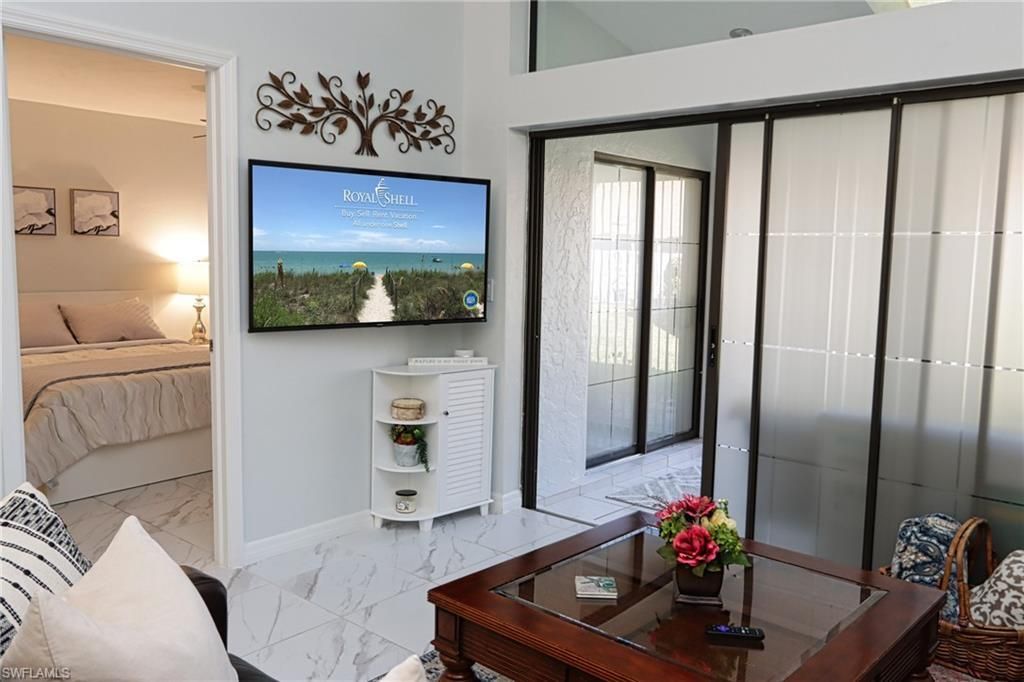 10805 Queen Anne Ln, Unit 203, Naples, FL 34109 Photo