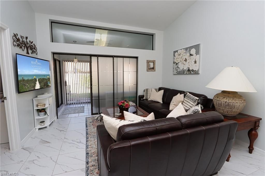 10805 Queen Anne Ln, Unit 203, Naples, FL 34109 Photo